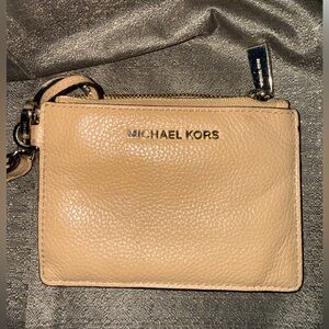 2/$25 MICHAEL Michael Kors Beige Jet set Leather Wristlet Wallet